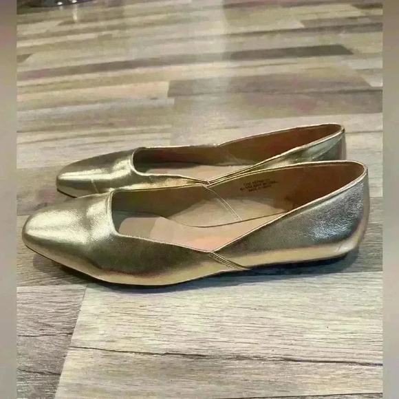 Cato Shoes - Size 10 Cato Women’s Gold Metallic Loafers